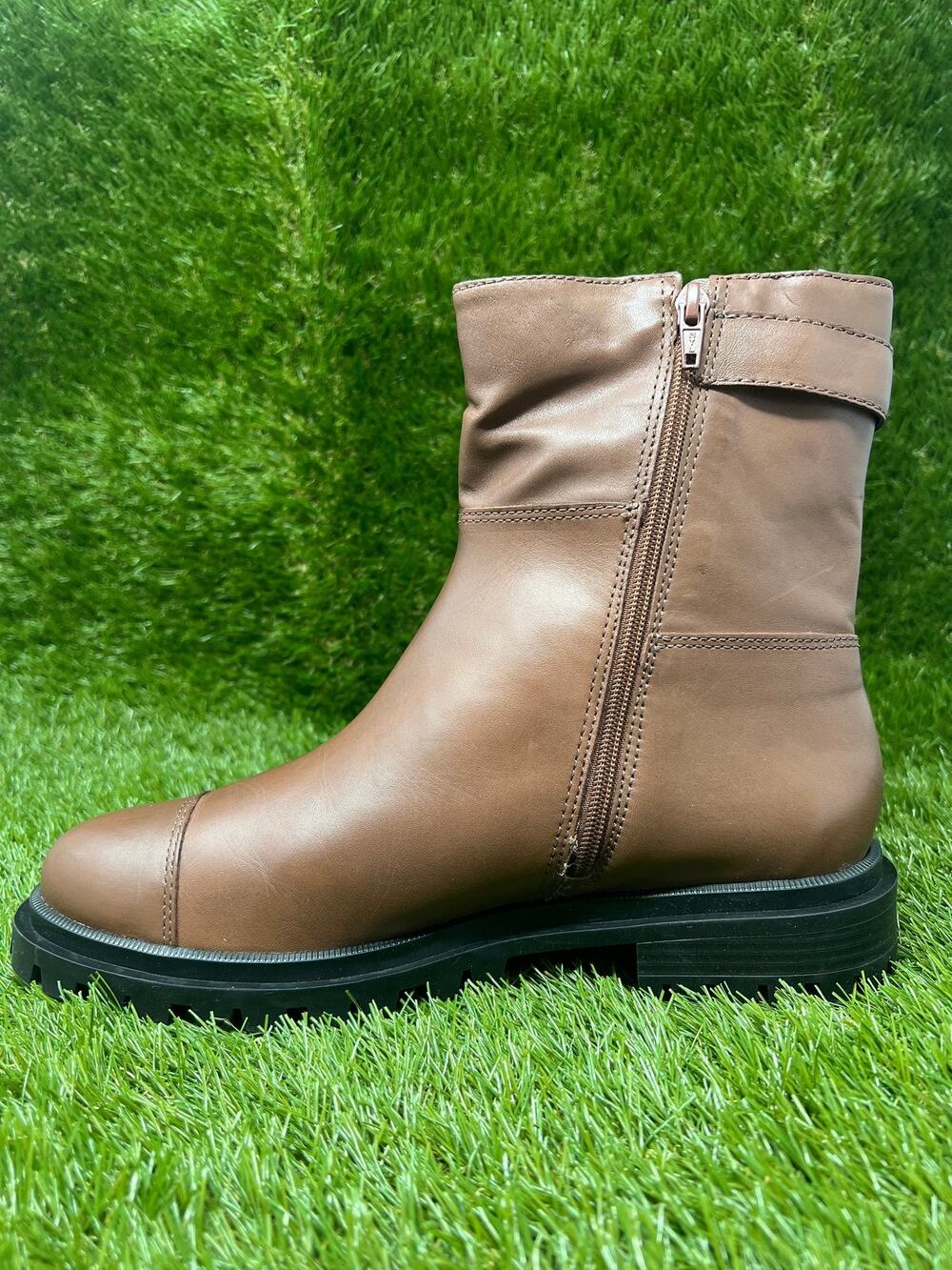 Arezzo Women's 9.5 Brody Block Round Caramel Leather Boots